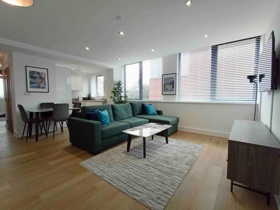 Luxury 2 Bed 2 Bath Flat Near Old Trafford Διαμέρισμα Μάντσεστερ Εξωτερικό φωτογραφία